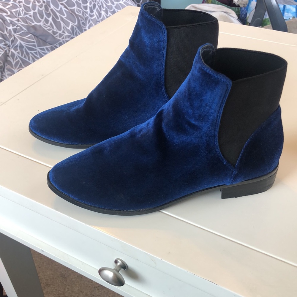 Velvet shoes